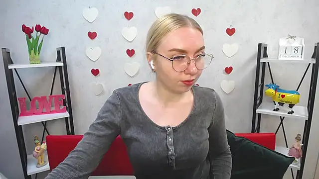 BeatriceFly online show from 12/18/24, 03:22