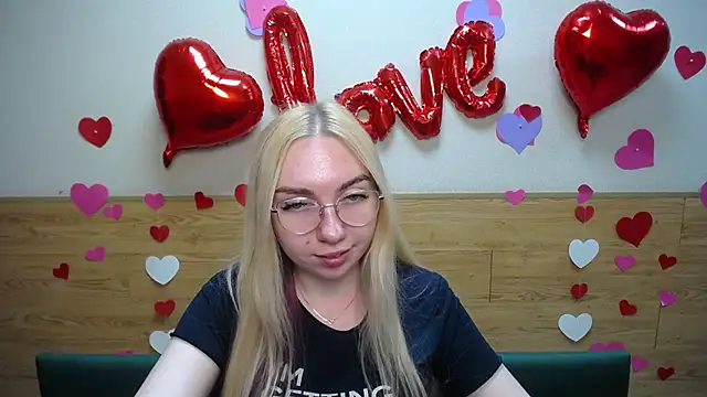 BeatriceFly online show from 03/17/25, 09:12