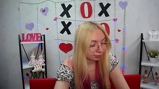 BeatriceFly online show from 09/13/25, 12:16