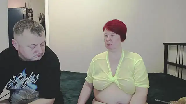 Snapshot of Daddy_Basllio_and_wife chatting on 12/27/24, 06:42 Daddy Basllio and wife online show from 12/27/24, 06:42