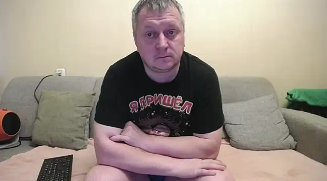 Snapshot of Daddy_Basllio_and_wife chatting on 03/06/25, 11:47 Daddy Basllio and wife online show from 03/06/25, 11:47