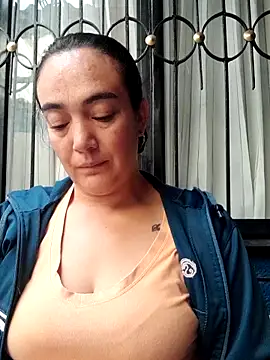 skayhot  online show from 11/05/25, 12:38