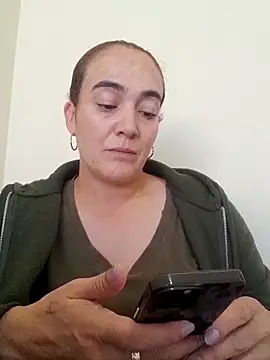 Snapshot of skayhot_ chatting on 06/16/26, 01:36 skayhot online show from 06/16/26, 01:36