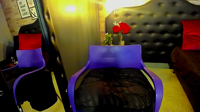 Snapshot of angel_nazz chatting on 12/04/24, 04:38 angel nazz online show from 12/04/24, 04:38