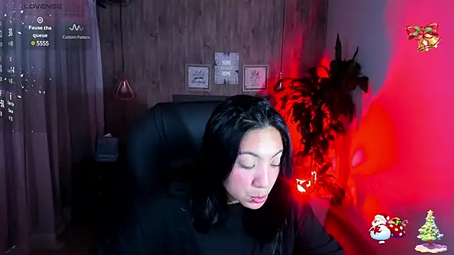 Snapshot of miichael_black chatting on 01/01/25, 10:03 miichael black online show from 01/01/25, 10:03