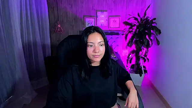 Snapshot of miichael_black chatting on 01/15/25, 04:11 miichael black online show from 01/15/25, 04:11