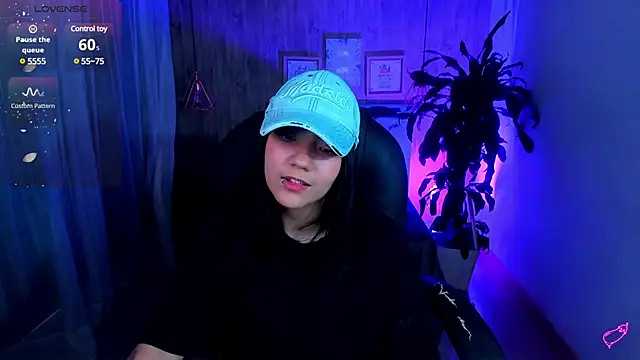 Snapshot of miichael_black chatting on 01/18/25, 02:23 miichael black online show from 01/18/25, 02:23