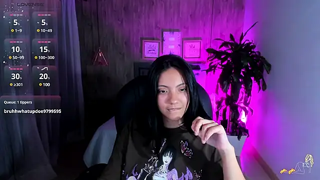 Snapshot of miichael_black chatting on 01/26/25, 10:45 miichael black online show from 01/26/25, 10:45