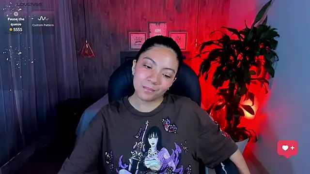 Snapshot of miichael_black chatting on 02/25/25, 01:17 miichael black online show from 02/25/25, 01:17