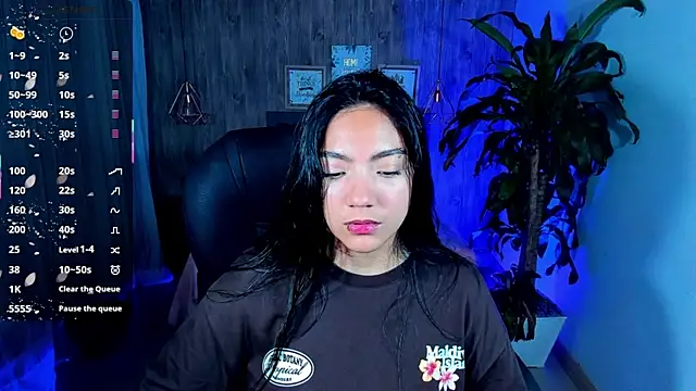 Snapshot of miichael_black chatting on 10/01/25, 08:37 miichael black online show from 10/01/25, 08:37