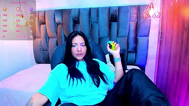 Snapshot of miichael_black chatting on 07/09/26, 08:02 miichael black online show from 07/09/26, 08:02