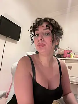 Snapshot of Hot_malak chatting on 02/24/25, 11:09 Hot malak online show from 02/24/25, 11:09