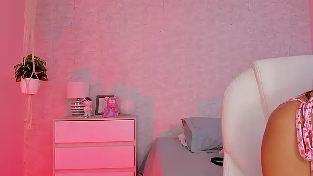 DahianaWalcott online show from 12/09/24, 07:50