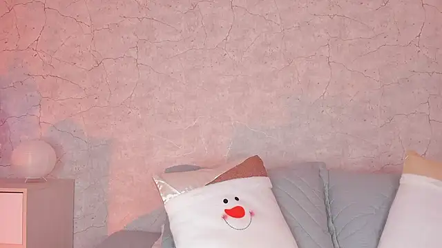 DahianaWalcott online show from 12/10/24, 02:05