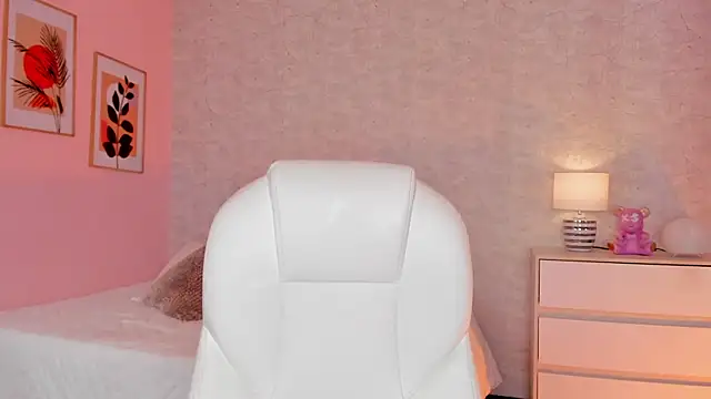 DahianaWalcott online show from 03/05/25, 02:03