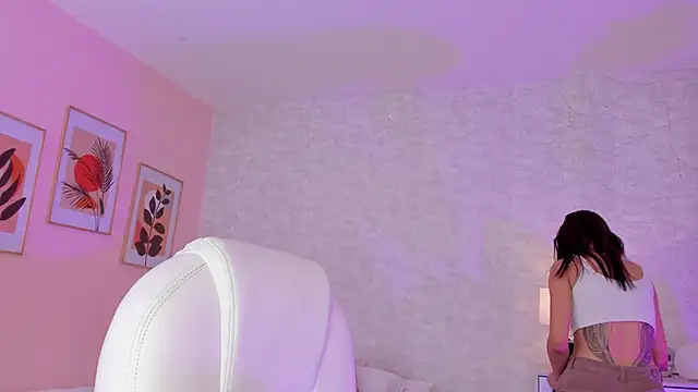 DahianaWalcott online show from 03/10/25, 07:29