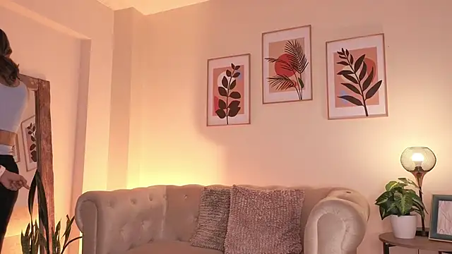 Snapshot of DahianaWalcott chatting on 02/23/26, 02:58 DahianaWalcott online show from 02/23/26, 02:58