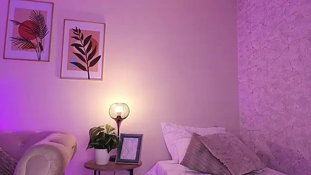 Snapshot of DahianaWalcott chatting on 03/04/26, 04:13 DahianaWalcott online show from 03/04/26, 04:13