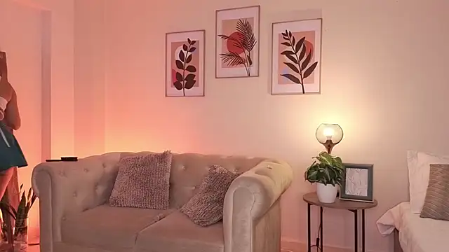 Snapshot of DahianaWalcott chatting on 03/12/26, 06:14 DahianaWalcott online show from 03/12/26, 06:14