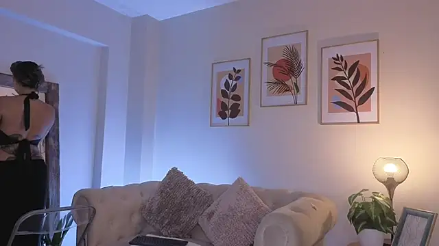 Snapshot of DahianaWalcott chatting on 03/13/26, 04:57 DahianaWalcott online show from 03/13/26, 04:57