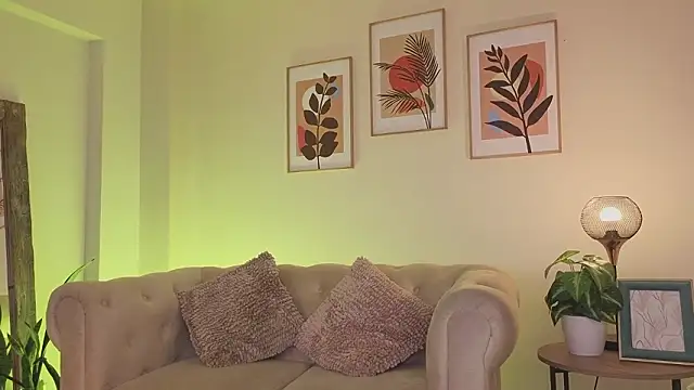 Snapshot of DahianaWalcott chatting on 03/20/26, 04:45 DahianaWalcott online show from 03/20/26, 04:45