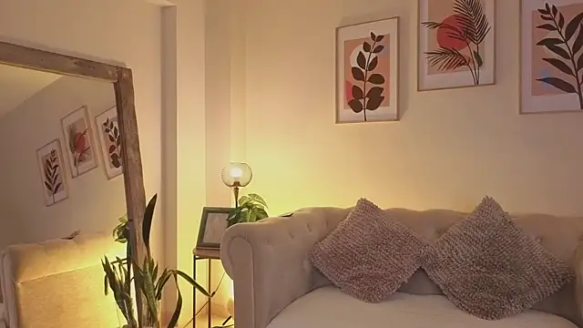 Snapshot of DahianaWalcott chatting on 04/08/26, 06:19 DahianaWalcott online show from 04/08/26, 06:19