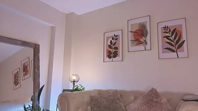 Snapshot of DahianaWalcott chatting on 04/10/26, 03:17 DahianaWalcott online show from 04/10/26, 03:17