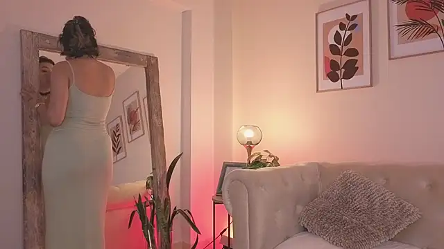 Snapshot of DahianaWalcott chatting on 04/11/26, 05:17 DahianaWalcott online show from 04/11/26, 05:17