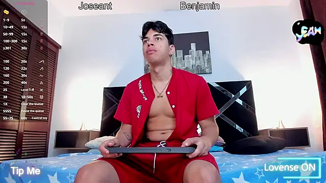 Snapshot of toyboys1 chatting on 03/10/26, 04:06 toyboys1 online show from 03/10/26, 04:06