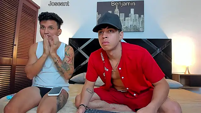 Snapshot of toyboys1 chatting on 04/01/26, 03:51 toyboys1 online show from 04/01/26, 03:51