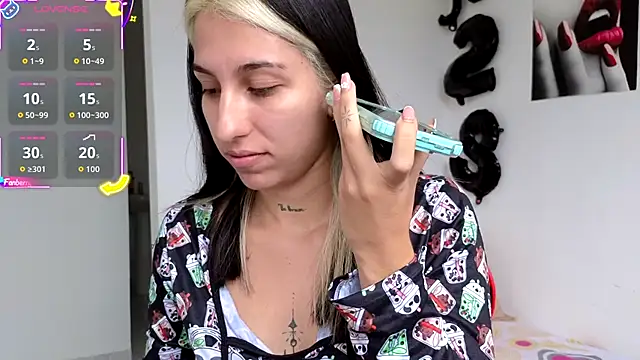 tammyandrade  online show from 10/17/25, 03:47