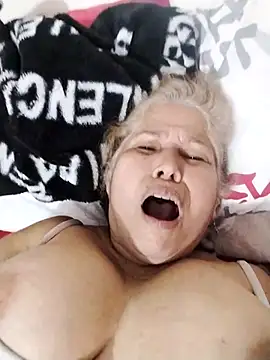 Snapshot of girl_amada chatting on 11/08/25, 02:45 girl amada online show from 11/08/25, 02:45