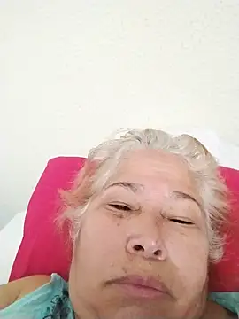 Snapshot of girl_amada chatting on 11/24/25, 01:22 girl amada online show from 11/24/25, 01:22