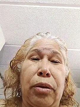 Snapshot of girl_amada chatting on 11/29/25, 04:21 girl amada online show from 11/29/25, 04:21