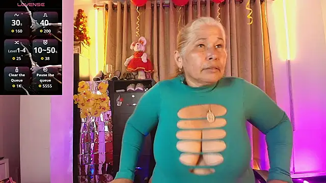 Snapshot of girl_amada chatting on 02/14/26, 07:43 girl amada online show from 02/14/26, 07:43