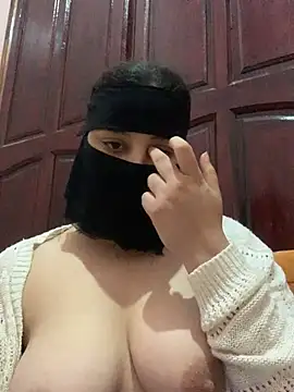 Snapshot of Miss-Soka chatting on 12/10/24, 05:17 Miss-Soka online show from 12/10/24, 05:17