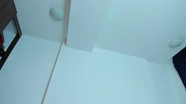 Snapshot of emiily15__ chatting on 01/22/25, 09:10 emiily15   online show from 01/22/25, 09:10