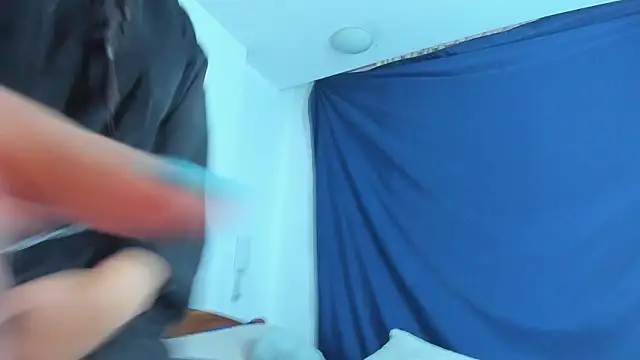 Snapshot of emiily15__ chatting on 01/28/25, 08:36 emiily15   online show from 01/28/25, 08:36