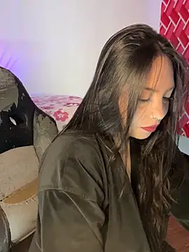 Snapshot of emiily15__ chatting on 09/12/25, 07:14 emiily15   online show from 09/12/25, 07:14