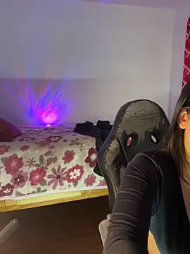 Snapshot of emiily15__ chatting on 09/26/25, 07:07 emiily15   online show from 09/26/25, 07:07