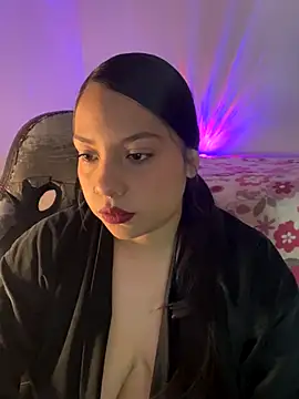 Snapshot of emiily15__ chatting on 10/26/25, 01:55 emiily15   online show from 10/26/25, 01:55