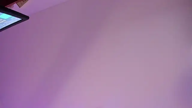 Snapshot of emiily15__ chatting on 12/14/25, 06:34 emiily15 online show from 12/14/25, 06:34