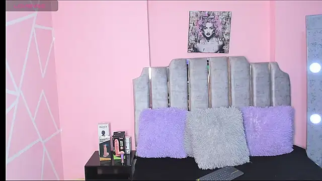 karol noa online show from 02/18/25, 03:31