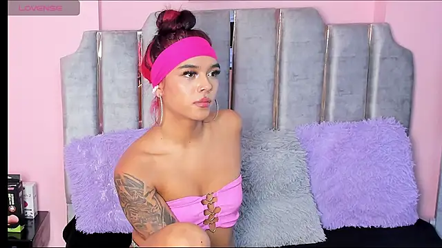 karol noa online show from 02/19/25, 09:39