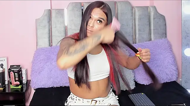 karol noa online show from 02/25/25, 10:04