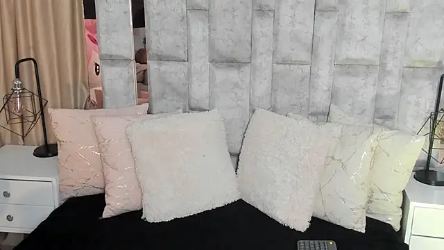 karol noa online show from 09/15/25, 11:21