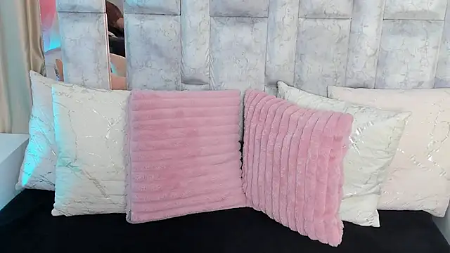 karol noa online show from 09/26/25, 12:42