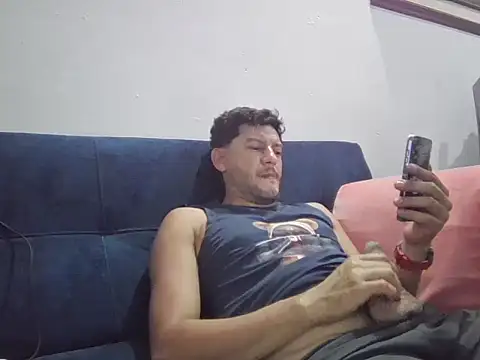 Snapshot of 2020dastan chatting on 10/08/25, 03:26 2020dastan online show from 10/08/25, 03:26