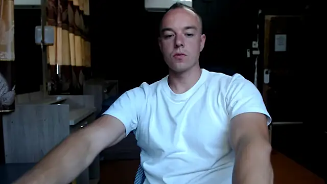 Snapshot of heilgarbest chatting on 03/22/26, 04:16 heilgarbest online show from 03/22/26, 04:16