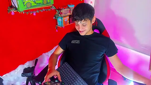 LilOwen  online show from 09/13/25, 07:13